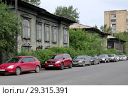Красноярск, ансамбль домов по улице Горького, дома 13-17 (2017 год). Редакционное фото, фотограф Илюхина Наталья / Фотобанк Лори