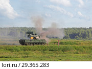 Международный военно-технический форум "Армия-2018". Российский зенитный пушечно-ракетный комплекс "Тунгуска" (SA-19 Grison) на полигоне "Алабино" в Московской области. Редакционное фото, фотограф Игорь Долгов / Фотобанк Лори