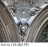 Горгульи на Новой Ратуше. Мюнхен. Германия (2018 год). Редакционное фото, фотограф Сергей Афанасьев / Фотобанк Лори