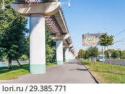 Эстакада Московского монорельса (ММТС) и улица Академика Королева (2015 год). Редакционное фото, фотограф Алёшина Оксана / Фотобанк Лори