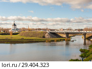 Тверь. Покровский храм и мост через Тьмаку (2018 год). Редакционное фото, фотограф Бурмистрова Ирина / Фотобанк Лори