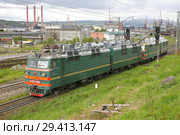 Мурманск. Электровоз грузовой переменного тока ВЛ80т-1186 на станции Мурманск Октябрьской железной дороги (2007 год). Стоковое фото, фотограф Дмитрий Щукин / Фотобанк Лори