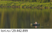 Рыбак. Рыбалка с лодки. Fisherman on the river. Fishing from a boat. Стоковое видео, видеограф Евгений Романов / Фотобанк Лори