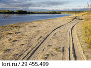 Sunset lighting of the autumn river bank in Siberia. Стоковое фото, фотограф Круглов Олег / Фотобанк Лори