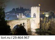 night view of medieval town with bridge. Besalu. Стоковое фото, фотограф Яков Филимонов / Фотобанк Лори