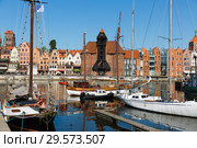 Embankment of Motlawa river in Gdansk (2018 год). Стоковое фото, фотограф Яков Филимонов / Фотобанк Лори