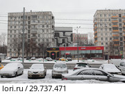 Москва, улица Симоновский Вал зимой (2019 год). Редакционное фото, фотограф Дмитрий Неумоин / Фотобанк Лори