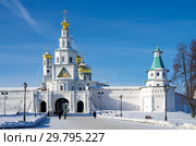 Московская область. Истра. Воскресенский Новоиерусалимский монастырь (2019 год). Редакционное фото, фотограф Natalia Sidorova / Фотобанк Лори