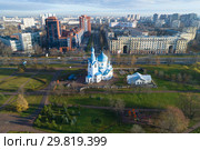 Вид на  Рождественскую церковь ноябрьским утром (аэросъемка). Россия, Санкт-Петербург (2018 год). Редакционное фото, фотограф Виктор Карасев / Фотобанк Лори