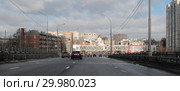 Москва, улица Боженко с видом на храм святого праведного Иоанна Русского (2019 год). Редакционное фото, фотограф Дмитрий Неумоин / Фотобанк Лори