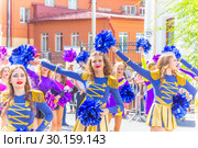 Russia, Samara, August 2018. Girls from the support group at the Festival of Flowers. Редакционное фото, фотограф Акиньшин Владимир / Фотобанк Лори