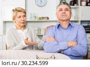 Mature couple quarrels. Стоковое фото, фотограф Яков Филимонов / Фотобанк Лори