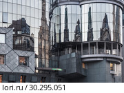 Haas House facade, Vienna, Austria (2015 год). Редакционное фото, фотограф EugeneSergeev / Фотобанк Лори