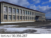 Коменская средняя общеобразовательная школа. Поселок Кома. Прибайкальский район. Республика Бурятия. (2019 год). Стоковое фото, фотограф Валерий Митяшов / Фотобанк Лори