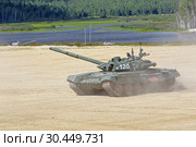 Российский основной боевой танк Т-90 на Международном военно-техническом форуме "Армия-2018". Московская область, полигон "Алабино" Редакционное фото, фотограф Игорь Долгов / Фотобанк Лори