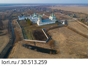 Вид на Николо-Вяжищский монастырь апрельским вечером (аэрофотосъемка). Новгородская область, Россия (2019 год). Стоковое фото, фотограф Виктор Карасев / Фотобанк Лори