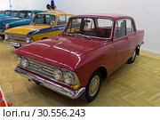 Автомобиль Москвич-408 1967 года  выпуска (праворульный, экспортное исполнение) на выставке старых и редких автомобилей (2018 год). Редакционное фото, фотограф Сергей Рыбин / Фотобанк Лори