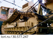 Self-propelled mine flail on the railway flatcar (2019 год). Редакционное фото, фотограф Евгений Харитонов / Фотобанк Лори