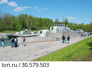 Базовый тральщик Т-204 «Фугас». Экспозиция военно-морского флота. Парк Победы на Поклонной горе в Москве (2010 год). Редакционное фото, фотограф lana1501 / Фотобанк Лори