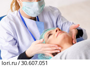 Woman preparing for cosmetic plastic surgery. Стоковое фото, фотограф Elnur / Фотобанк Лори