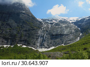 Ледник и водопад в горах. Олден, Норвегия (2012 год). Стоковое фото, фотограф Вадим Хомяков / Фотобанк Лори