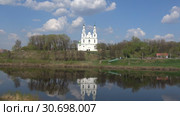 Вид на Софийский собор апрельским днем. Полоцк, Белоруссия (2019 год). Стоковое видео, видеограф Виктор Карасев / Фотобанк Лори