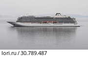 Passenger Liner Viking Orion reverse sailing in sea (2019 год). Редакционное видео, видеограф А. А. Пирагис / Фотобанк Лори