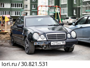 Mercedes-Benz W210 E-class (2019 год). Редакционное фото, фотограф Art Konovalov / Фотобанк Лори