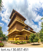 Буддийский храм. Шри-Ланка. Siri Gautama Sambuddharaja Maligawa. Sri Lanka (2019 год). Стоковое фото, фотограф Владимир Сергеев / Фотобанк Лори