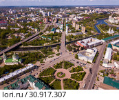 Aerial view of city of Oryol with bulidings and river, Russia (2019 год). Стоковое фото, фотограф Яков Филимонов / Фотобанк Лори