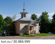 Часовня Флора и Лавра на территории усадьбы купца Тимофея Чистова в городе Мышкин (2019 год). Редакционное фото, фотограф Максим Гулячик / Фотобанк Лори