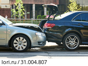 car crash accident on street. damaged automobiles. Стоковое фото, фотограф Дмитрий Калиновский / Фотобанк Лори