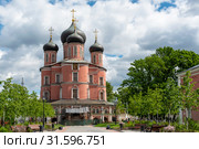 Соборный храм в честь иконы Богородицы, именуемой Донской (Большой собор). Донской монастырь. Москва (2019 год). Редакционное фото, фотограф Александр Щепин / Фотобанк Лори