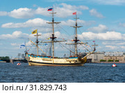 Линейный корабль "Полтава" на параде в День ВМФ. Санкт-Петербург (2019 год). Редакционное фото, фотограф Александр Щепин / Фотобанк Лори
