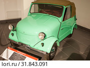 СМЗ С-3А (эс-три-а) — двухместный четырёхколёсный автомобиль-мотоколяска. Музей автомобильной техники УГМК «ХХ век АВТО». Верхняя Пышма. Свердловская область (2019 год). Редакционное фото, фотограф Сергей Афанасьев / Фотобанк Лори