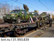 Платформы с трофейной техникой сирийских боевиков, передвижная выставка "Сирийский перелом" (2019 год). Редакционное фото, фотограф Вячеслав Палес / Фотобанк Лори