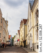 Pikk, one of main shopping streets in Tallinn Old Town Tallinn,,Estonia,Baltic States (2019 год). Редакционное фото, фотограф Николай Коржов / Фотобанк Лори