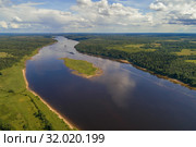Волжские просторы (аэросъемка). Ярославская область, Россия. Стоковое фото, фотограф Виктор Карасев / Фотобанк Лори