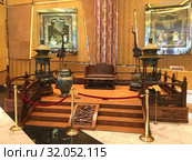 Imperial throne of Kangxi period, Macau (2017 год). Редакционное фото, фотограф Александр Подшивалов / Фотобанк Лори
