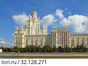 Kotelnicheskaya Embankment Building, one of seven Stalinist skyscrapers completed in 1952, designed by Dmitry Chechulin (then Chief Architect of Moscow) and Andrei Rostkovsky (2019 год). Редакционное фото, фотограф Валерия Попова / Фотобанк Лори