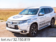Off-road car Mitsubishi Pajero Sport (2018 год). Редакционное фото, фотограф FotograFF / Фотобанк Лори