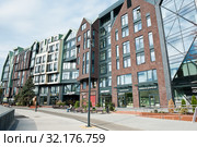 Здание гостиницы Holiday Inn - Калининград. Россия (2019 год). Редакционное фото, фотограф E. O. / Фотобанк Лори