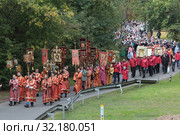 Крестный ход из Ильинского в Усово (2019 год). Редакционное фото, фотограф Дмитрий Неумоин / Фотобанк Лори