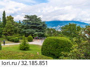 Livadia, Crimea - July 10. 2019. Park on territory of the Livadia Palace, the Residence of Russian Tsars. Редакционное фото, фотограф Володина Ольга / Фотобанк Лори