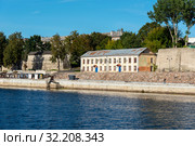 Набережная Флотской Славы. Псков (2019 год). Редакционное фото, фотограф Александр Щепин / Фотобанк Лори