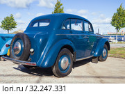 KRONSTADT, RUSSIA - SEPTEMBER 14, 2019: Soviet small-scale retro car Moskvich-401 close-up. Rear View. Редакционное фото, фотограф Виктор Карасев / Фотобанк Лори