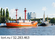 Плавучий маяк "Ирбенский". Город Калининград. Россия (2019 год). Редакционное фото, фотограф E. O. / Фотобанк Лори