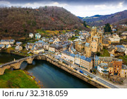Aerial view of Estaing with castle and arched bridge (2019 год). Стоковое фото, фотограф Яков Филимонов / Фотобанк Лори