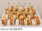 Snack Rolls on plate. Стоковое фото, фотограф Дмитрий Тищенко / Фотобанк Лори