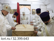 Великое освящение Троицкого храма села Заворово Московской области (2019 год). Редакционное фото, фотограф Дмитрий Неумоин / Фотобанк Лори